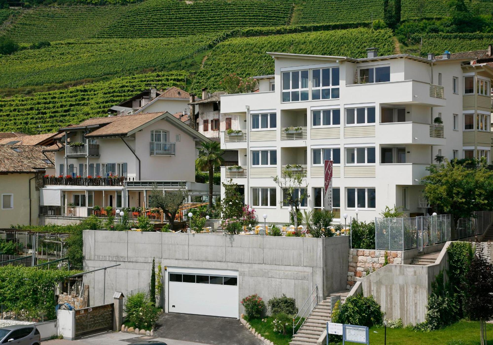 Ansitz Am Eck By Hotel Pernhof Termeno Exterior foto